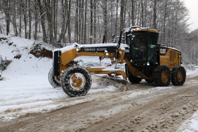Osmangazi’de karla kapanan yollara anında müdahale