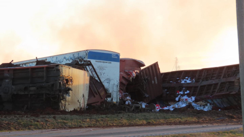 ABD’de kükürt taşıyan tren devrildi, çevreye zehirli gaz yayıldı