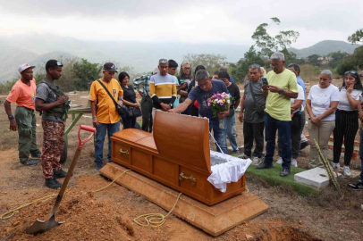 Trump Usulü Demokrasi: "ABD’nin saldırılarında 100 kişi hayatını kaybetti"