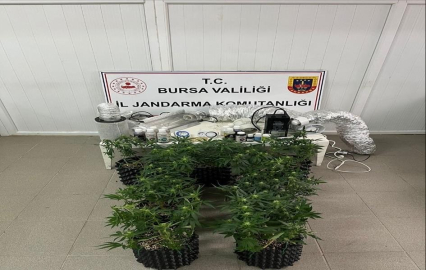 İnegöl’de uyuşturucu operasyonu: Evde esrar üretim düzeneği ele geçirildi