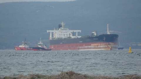 Çanakkale Boğazı’ndan geçen tanker jeneratör arızası yaptı