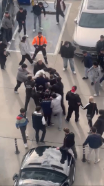 Bursa’da gençler birbirine girdi