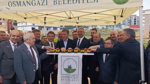 Osmangazi Demirtaş Sakarya Mahallesi’nde kapalı pazar alanının temeli atıldı
