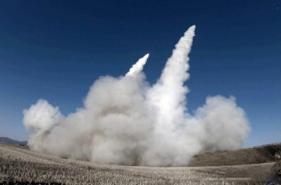 Kuzey Kore büyük kalibreli çoklu roketatar sistemini test etti