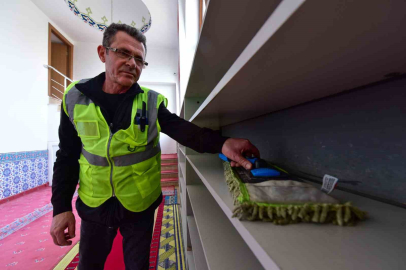 Bursa’daki camilerde Ramazan temizliği