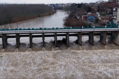 Kar ve yağmurların ardından, Mustafakemalpaşa Çayı coştu
