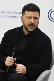 Zelenskiy: "Bize iki aylık bir ateşkes verin, seçimlere gideriz"