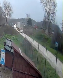 Bursa’daki kaza güvenlik kamerasında