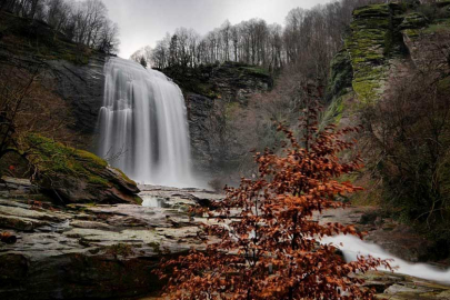 Kar Suları Suuçtu Şelalesini Uçurdu...