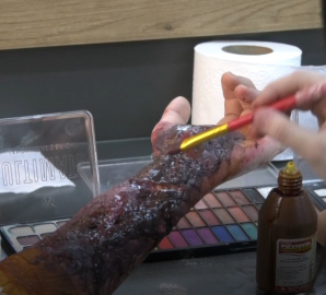 Bursa’da öğrencilerden gerçeği aratmayan özel efekt makyajları