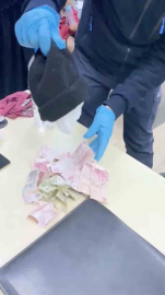 Dilencilik parasını çocuk bezine sakladılar