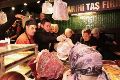 Başkan Aydın’dan Abdal Meydanı’nda Sahur İkramı...
