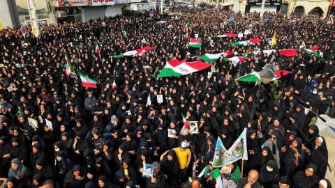 İran’daki okul saldırısında ölenler için cenaze töreni