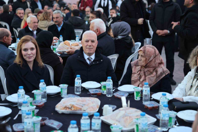 Başkan Bozbey kendi mahallesinde komşularıyla iftar yaptı