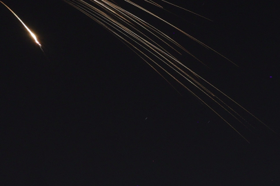 İran’dan İsrail’e yeni füze saldırıları: En az 2 kişi hayatını kaybetti