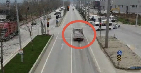 Bursa’da kırmızı ışık ihlali yapan araçlar dron ile böyle tespit edildi