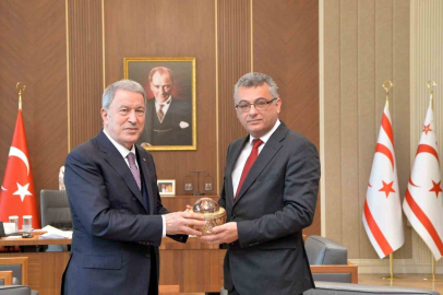KKTC Cumhurbaşkanı Erhürman, TBMM Milli Savunma Komisyonu Başkanı Akar’ı kabul etti