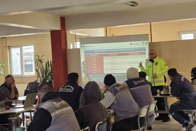 Fabrika çalışanlarına güvenlik trafik eğitimi
