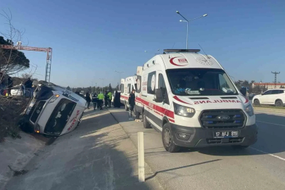 Çanakkale’de yolcu minibüsü devrildi: 8 yaralı
