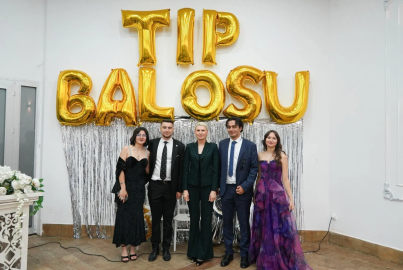 Başkan Subaşı Tıp Fakültesi öğrencilerinin balosuna katıldı
