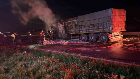 Karacabey’de tır yangını: Bursa yolu trafiğe kapandı
