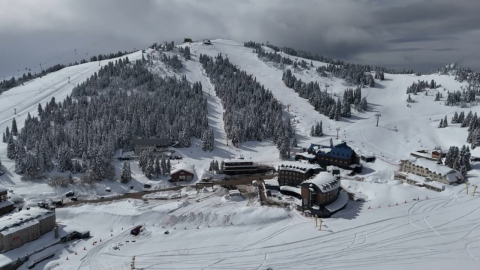 Uludağ’da sezon uzadı nisan ayıyla 2 metre kar var