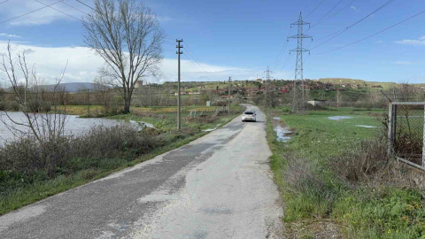 Çanakkale’de taşkın nedeniyle kapanan köy yolu ulaşıma açıldı