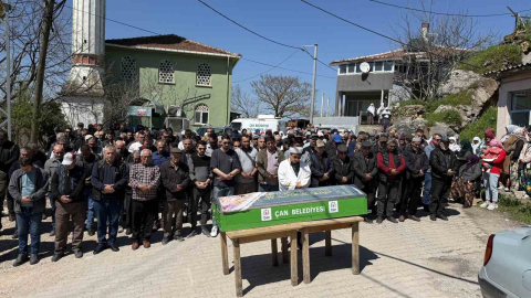 Bayramiç’te kocası tarafından av tüfeğiyle öldürülen kadın toprağa verildi