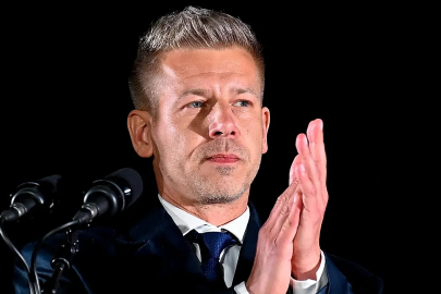 Macar Halkı Avrupa' dedi ve 16 yıllık Orban iktidarını Bitirdi.