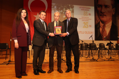 Köy Enstitüleri’nin 86. Yılında Aydınlanma Onur Ödülü Sahibini Buldu