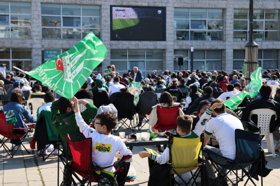 Bursaspor’un şampiyonluk heyecanı Nilüfer’de zirve yaptı