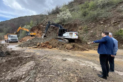 Tokat’ta sağanak sonrası taşkında köy yolu ulaşıma kapandı
