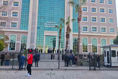 Muhittin Böcek’in de yargılandığı davada "tehdit" ve "menfaat" iddiaları
