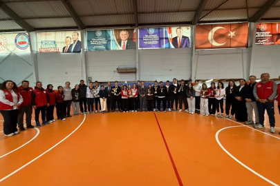 Madalyalar Kaymakam Uzan’dan
