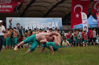 Tarsus’ta er meydanı doldu: 455 güreşçi kıyasıya mücadele etti
