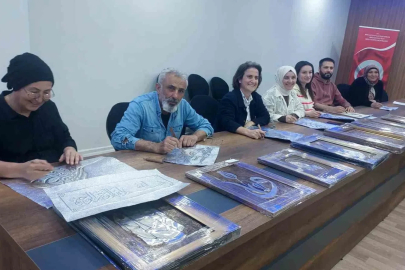 Öğretmenevini önce rölyef kursuna, sonra sergi salonuna dönüştürdüler
