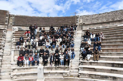Üniversite öğrencilerine Bergama ve Ödemiş gezisi
