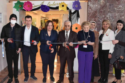 ESOGÜ Hastanesi’nde ’Sanat İyileştirir’ başlıklı sergi açıldı
