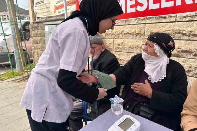 Maarifin kalbinde marifetli gençlik tansiyon ölçtü
