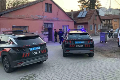 Bolu’da nafaka anlaşmazlığı yüzünden eşinin evine kurşun yağdıran koca yakalandı
