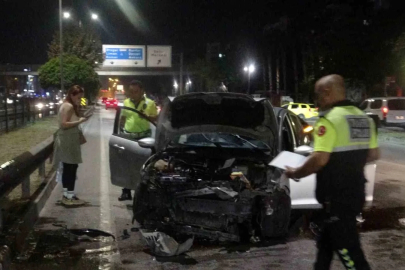 Aracın hurdaya döndüğü kazayı burnu bile kanamadan atlattı
