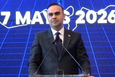 Bakan Kacır: "Ülkemiz en az 5 üretim tesisiyle yıllık 20 gigavatın üzerinde güneş hücresi üretim kapasitesine erişecek"
