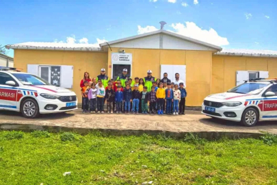 Jandarmadan çocuklara trafik bilinci eğitimi
