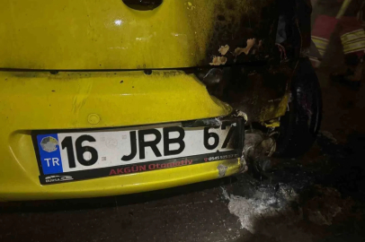 Balıkesir’de araç yangını büyümeden söndürüldü
