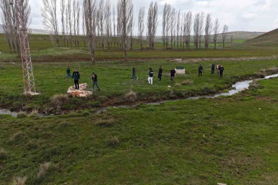 DSİ heyeti Topraksu Göleti Sulaması sahasında incelemelerde bulundu
