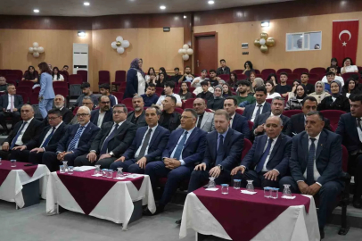 Iğdır’da "Azerbaycan Yatırım Fırsatları: Nahçıvan Bölgesinin Stratejik Avantajları" semineri
