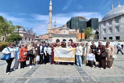 Afyonkarahisarlı gençler, İstanbul’un tarihi mekanlarını ziyaret etti
