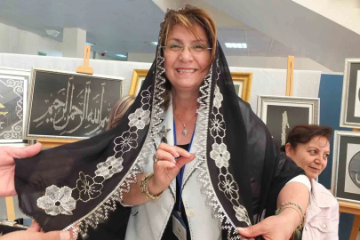Burhaniye’de Telkırma tekniği ile yapılan oyalar ilgi gördü
