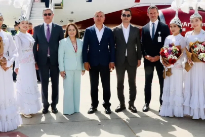 Almatı’dan Gazipaşa-Alanya Havalimanına ilk uçak seferi "su takı" seremonisiyle karşılandı
