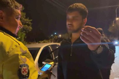 Alkollü sürücünün ehliyetine el konulup 25 bin lira ceza kesildi
